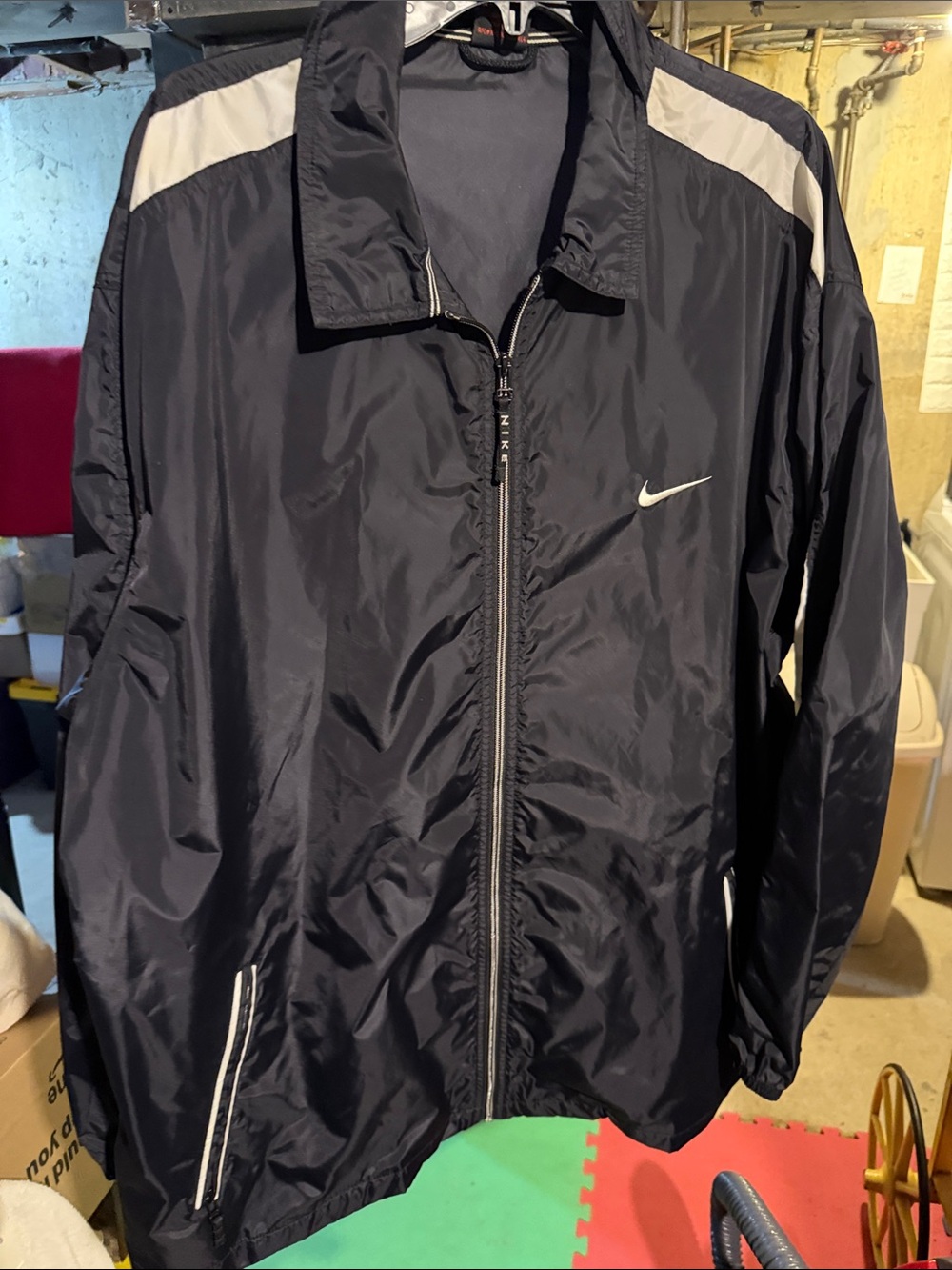 Nike men’s zippered black windbreaker XXLarge